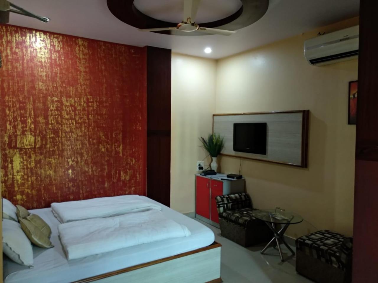 Surya Hotel Katni Εξωτερικό φωτογραφία